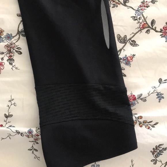 Under Armour Capri Leggings - Picture 5 of 5